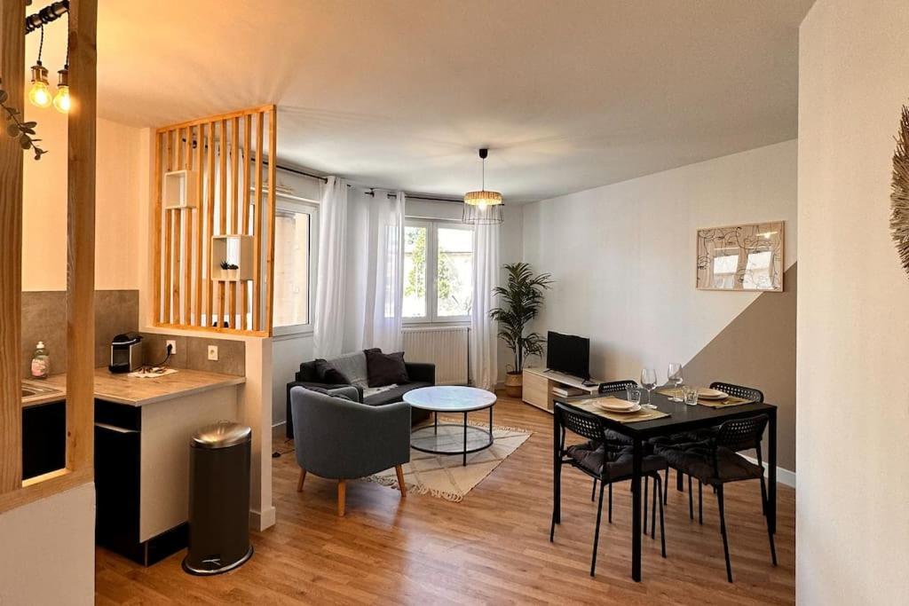 Villeurbanne • T2 Fraternite • Hostisy Bagian luar foto